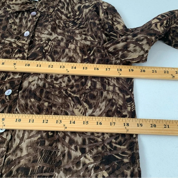 Chicos 0 Blouse Size Small /4   Brown Animal Print Button Front - Picture 7 of 12